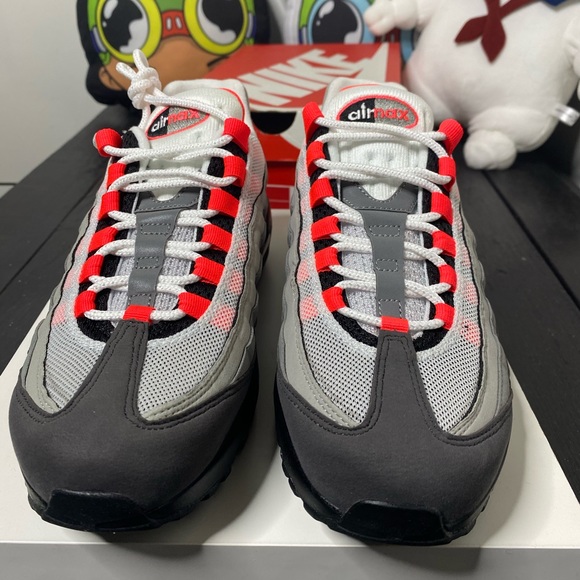 BRAND NEW!! Nike Air Max 95 OG Solar Red (2018) - Picture 3 of 4